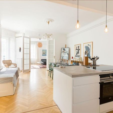 Klauzal Apartment W/3 Bedrooms, French Balcony Budapest Eksteriør billede