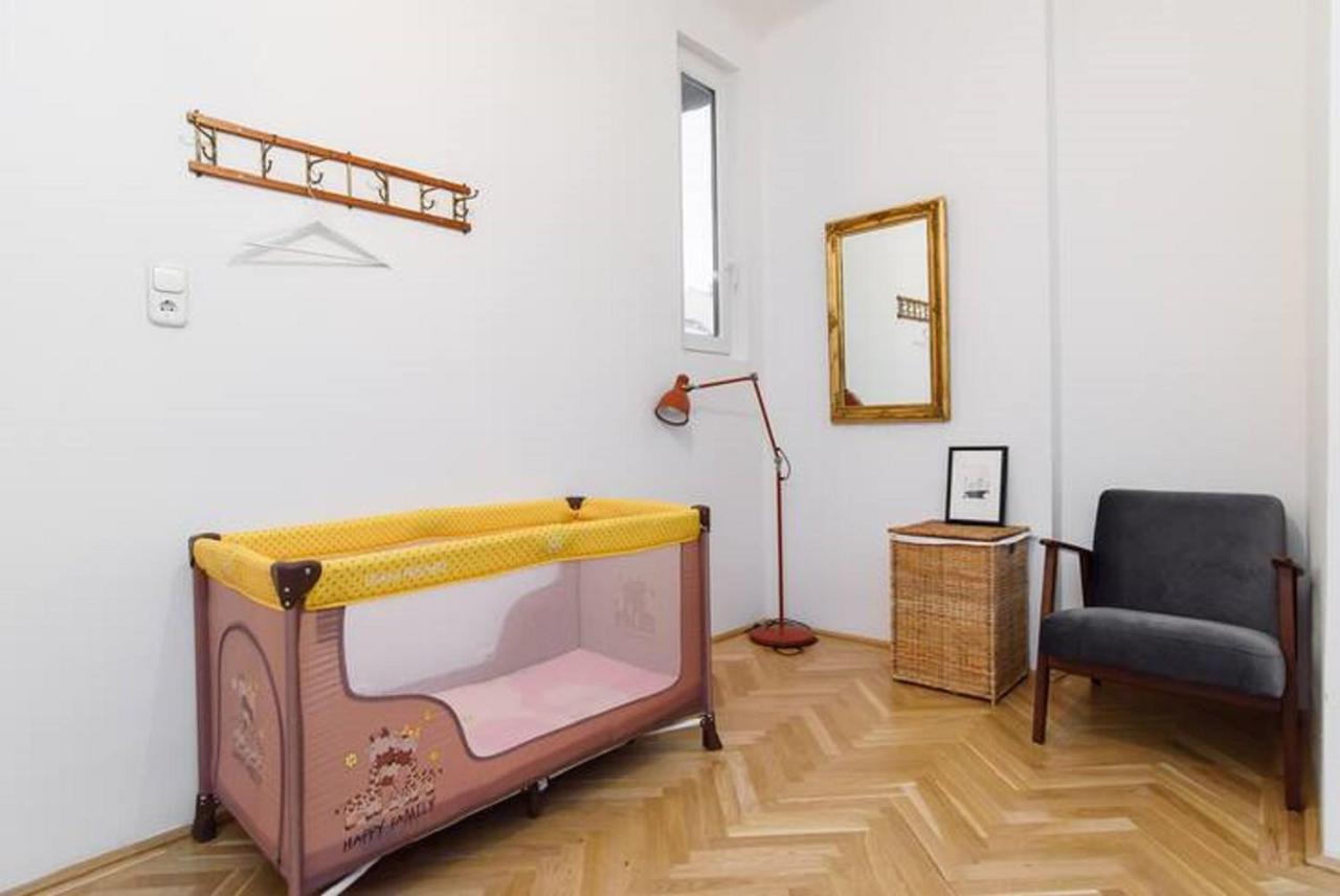 Klauzal Apartment W/3 Bedrooms, French Balcony Budapest Eksteriør billede