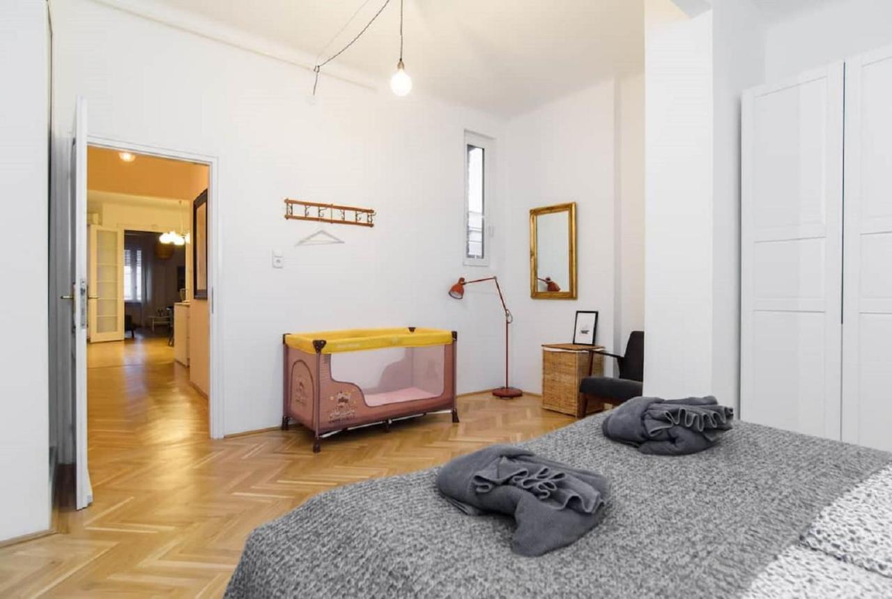Klauzal Apartment W/3 Bedrooms, French Balcony Budapest Eksteriør billede