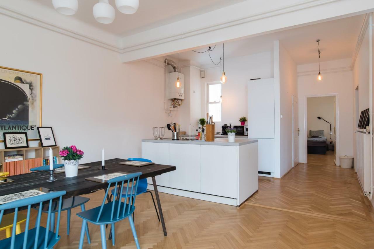 Klauzal Apartment W/3 Bedrooms, French Balcony Budapest Eksteriør billede