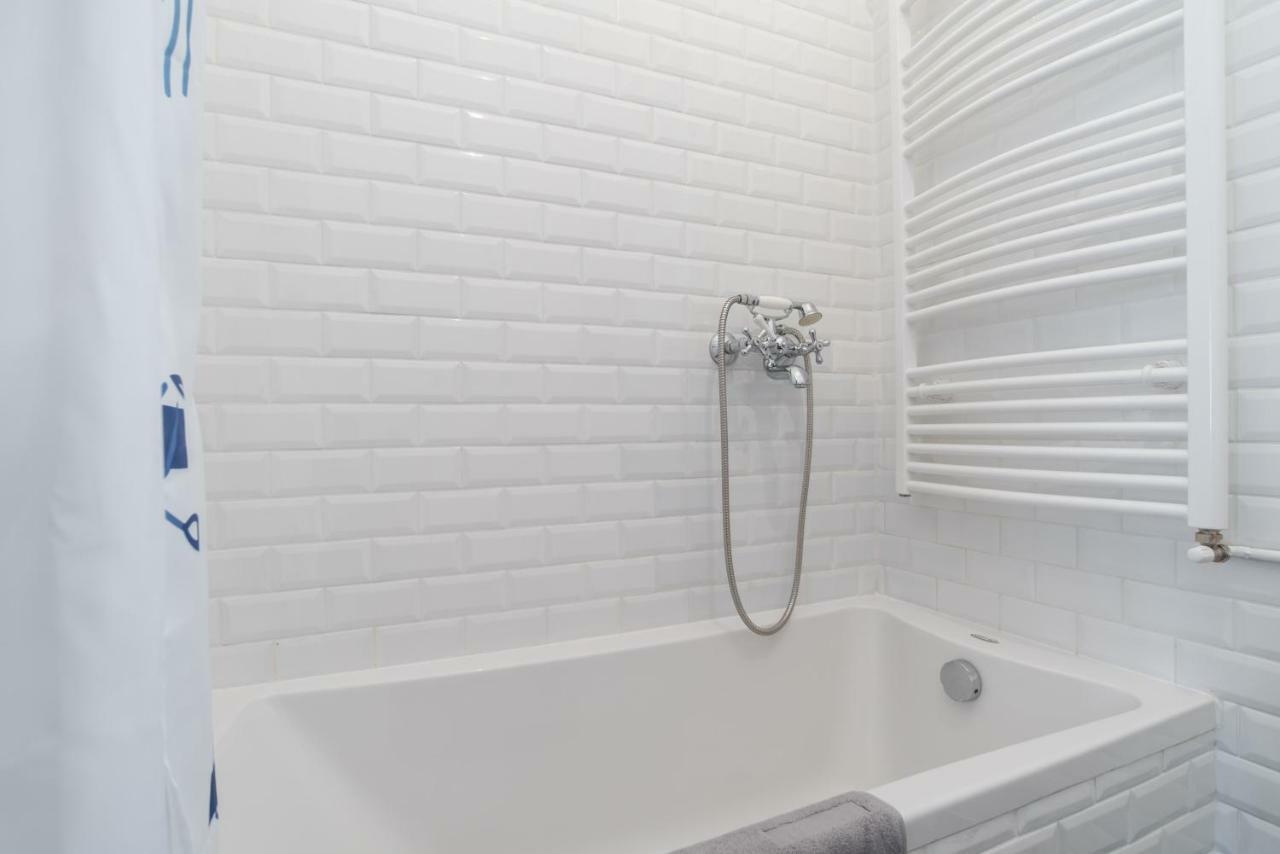 Klauzal Apartment W/3 Bedrooms, French Balcony Budapest Eksteriør billede