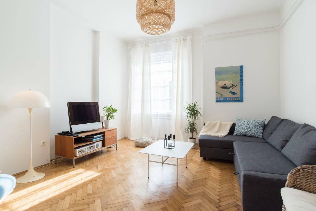 Klauzal Apartment W/3 Bedrooms, French Balcony Budapest Eksteriør billede