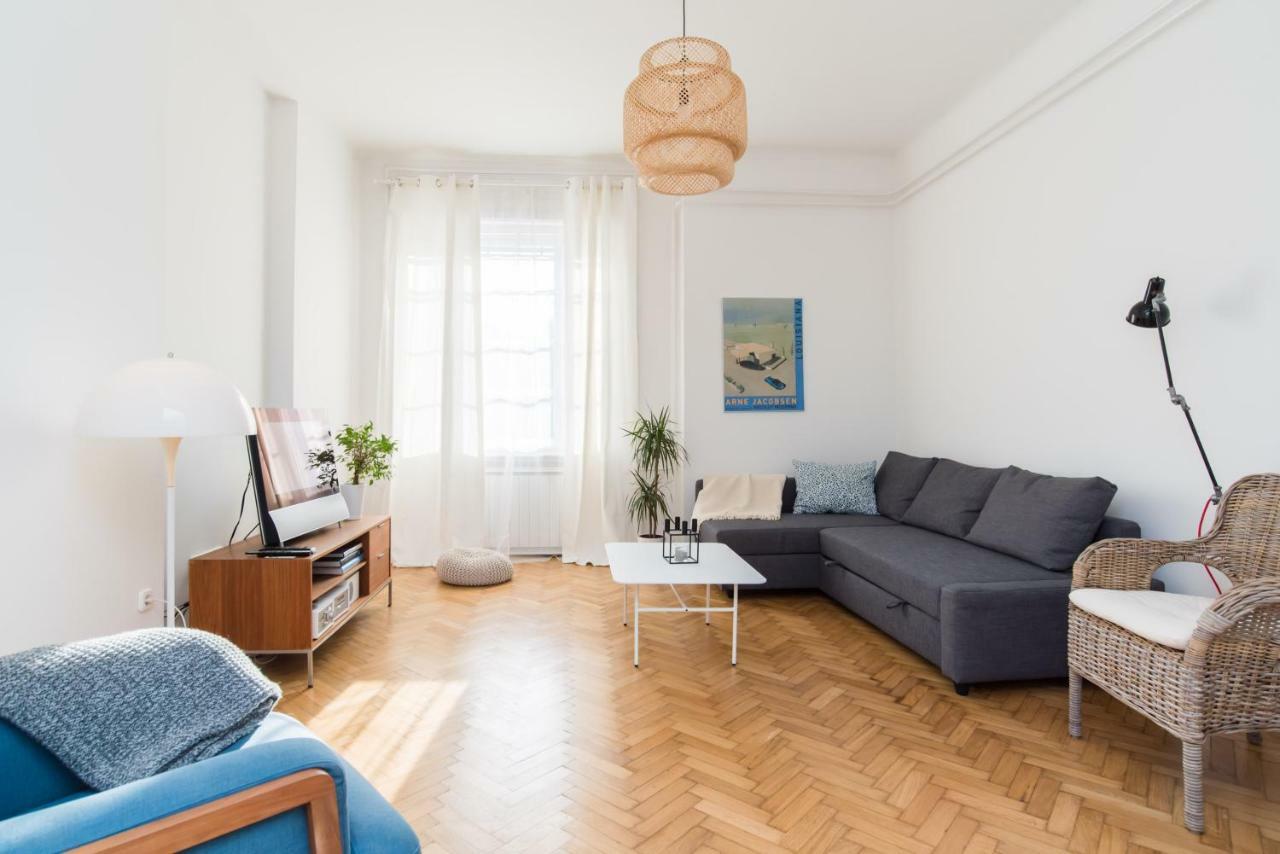Klauzal Apartment W/3 Bedrooms, French Balcony Budapest Eksteriør billede
