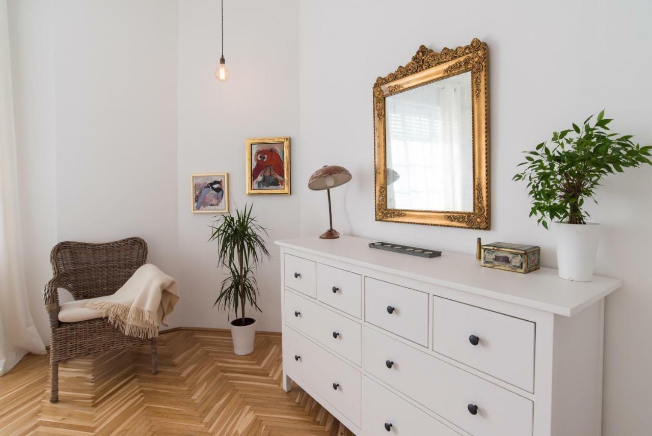 Klauzal Apartment W/3 Bedrooms, French Balcony Budapest Eksteriør billede