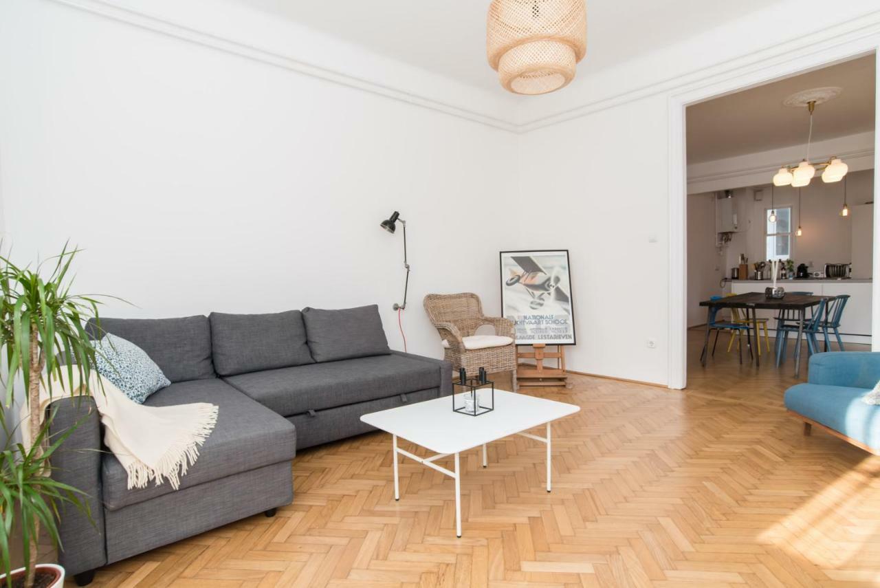 Klauzal Apartment W/3 Bedrooms, French Balcony Budapest Eksteriør billede