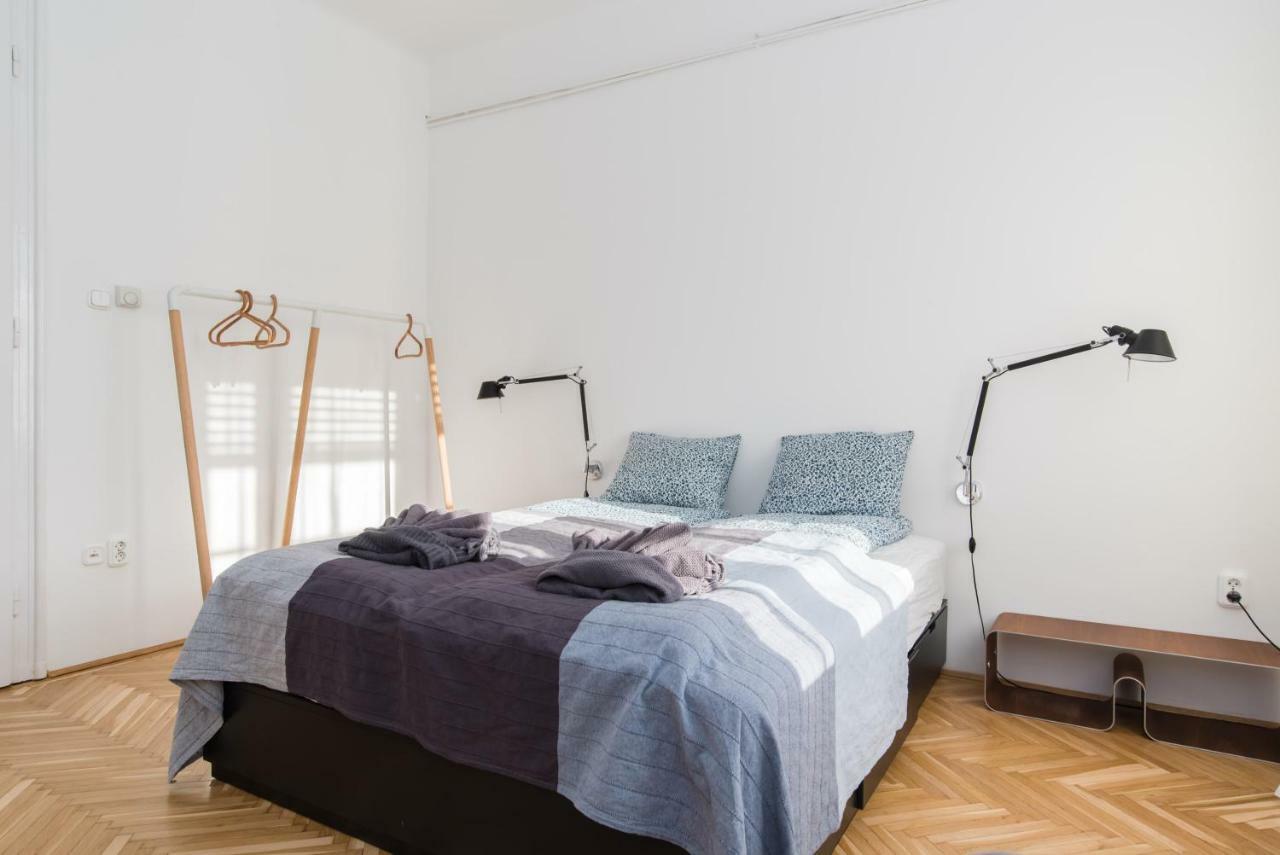 Klauzal Apartment W/3 Bedrooms, French Balcony Budapest Eksteriør billede